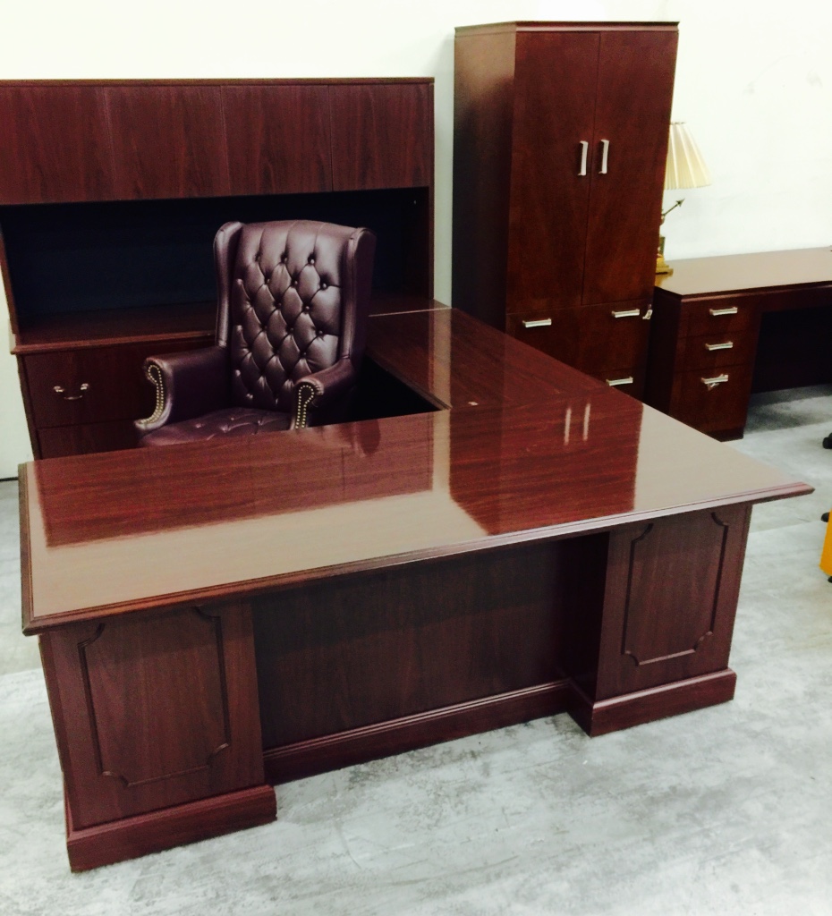 Used Traditional U-Shaped Desk and Hutch